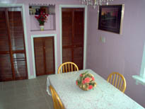 4 bedroom house dining room